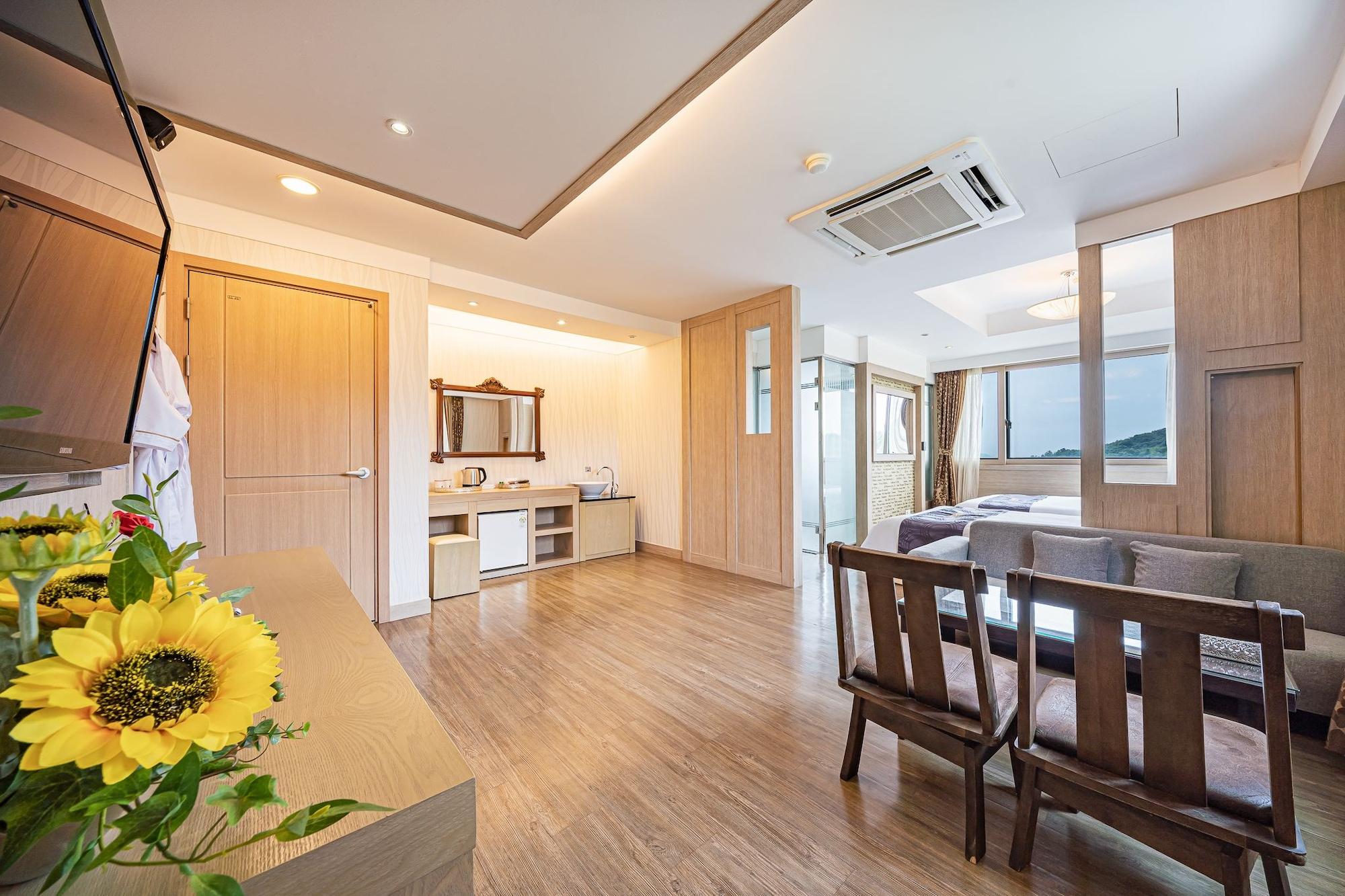 Incheon Prince Hotel Экстерьер фото