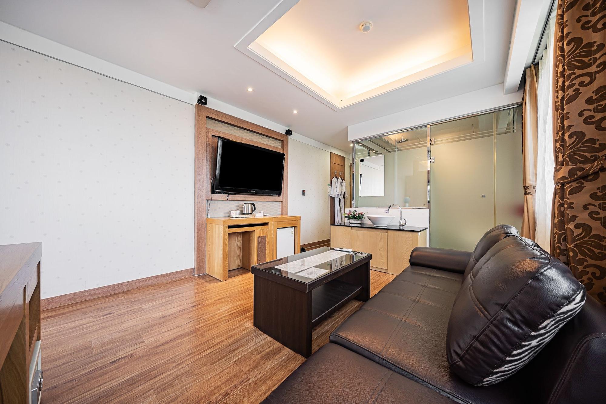 Incheon Prince Hotel Экстерьер фото