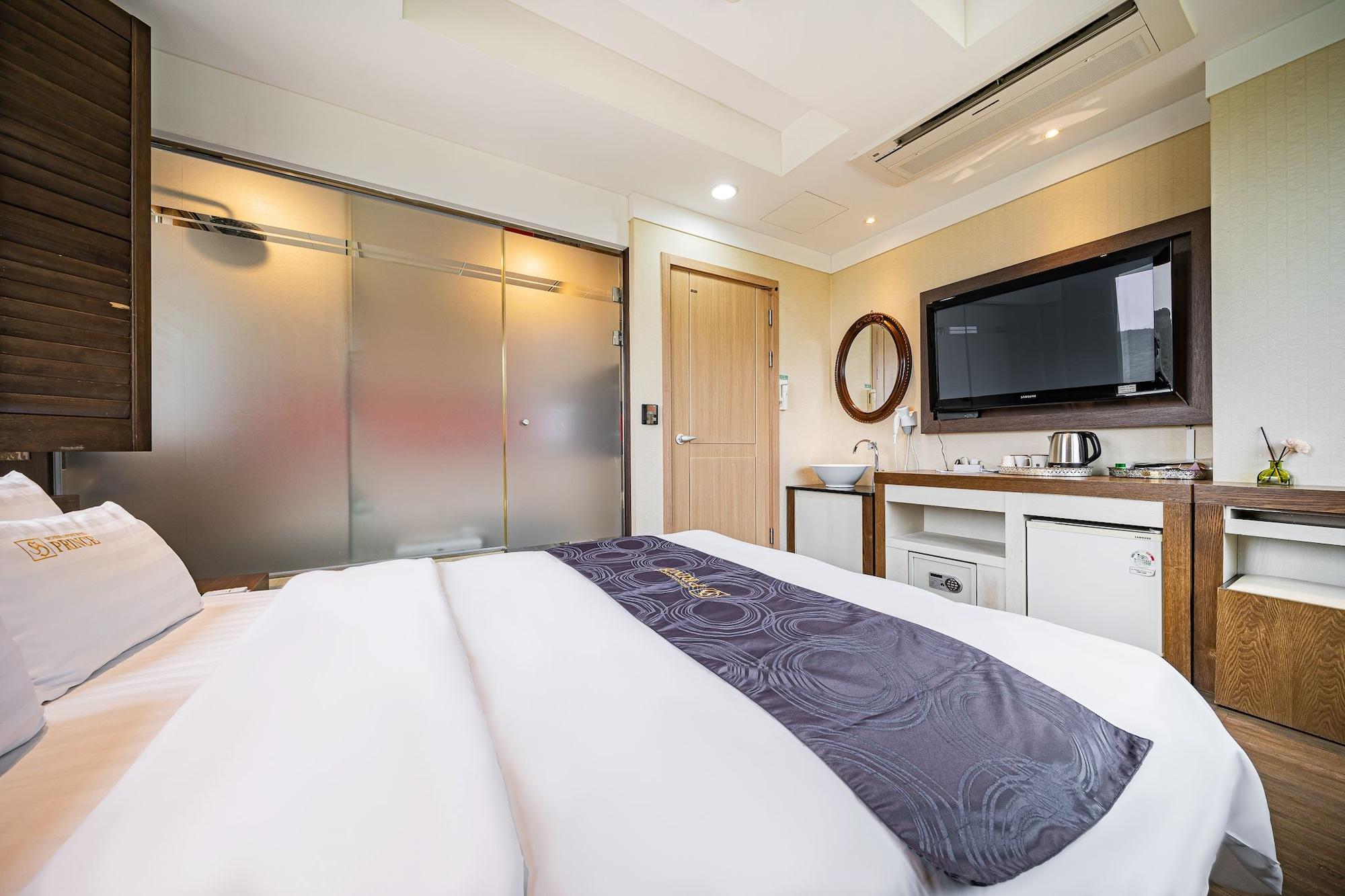 Incheon Prince Hotel Экстерьер фото