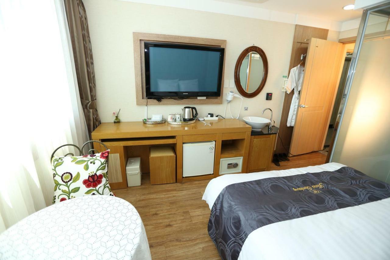 Incheon Prince Hotel Экстерьер фото