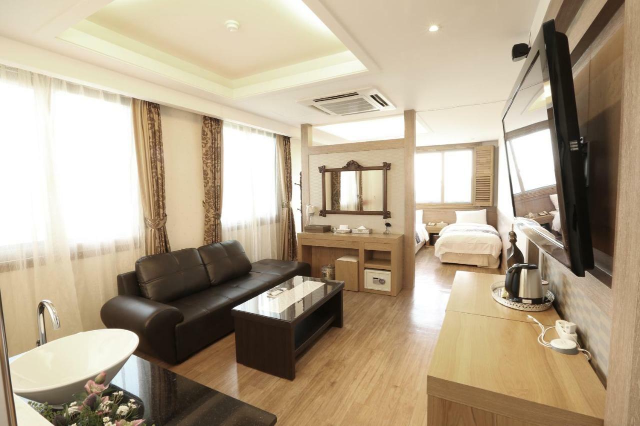 Incheon Prince Hotel Экстерьер фото